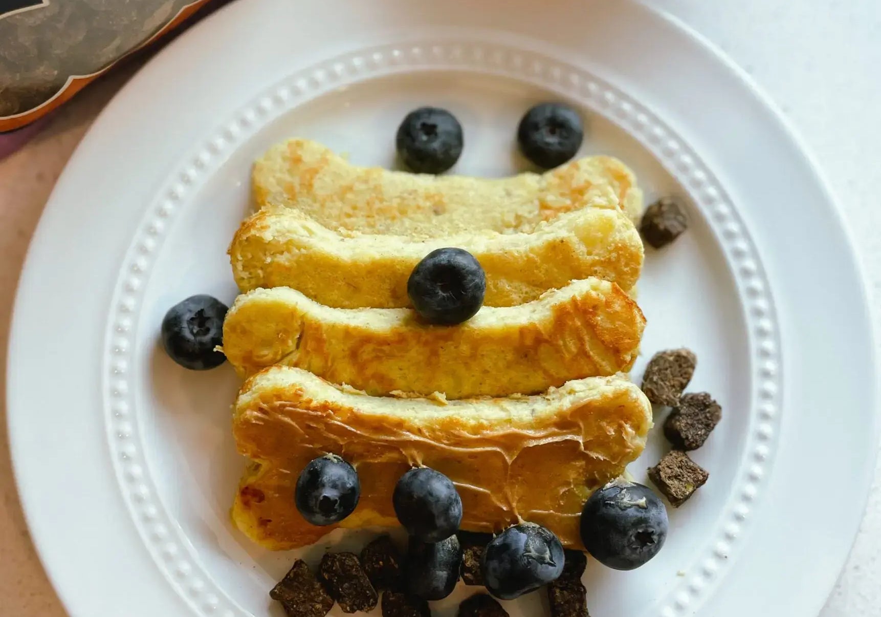 DIY-Easy-Delicious-Pancakes-for-Your-Dog Plato Pet