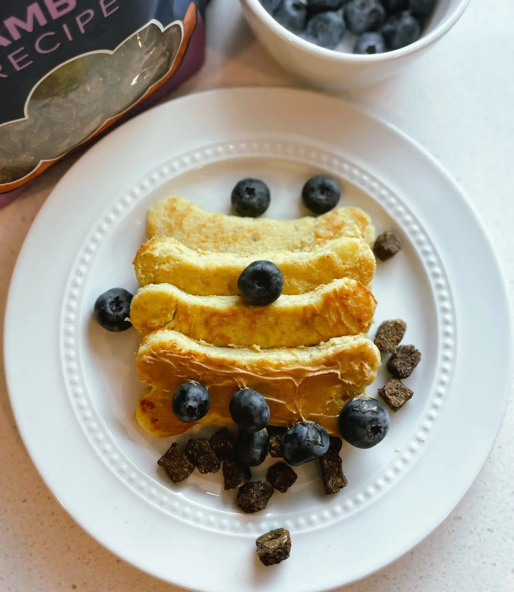 DIY-Easy-Delicious-Pancakes-for-Your-Dog Plato Pet